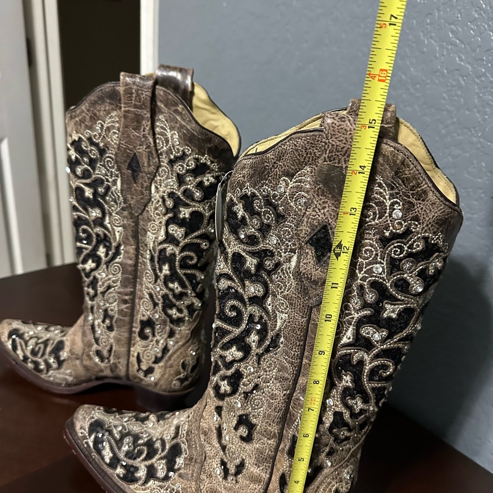Corral Black and Tan Embroidered Boots - Picture 3 of 11